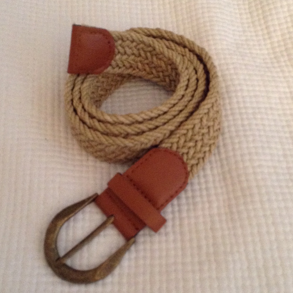 Macramee khaki belt with brushed brass buckle L 40